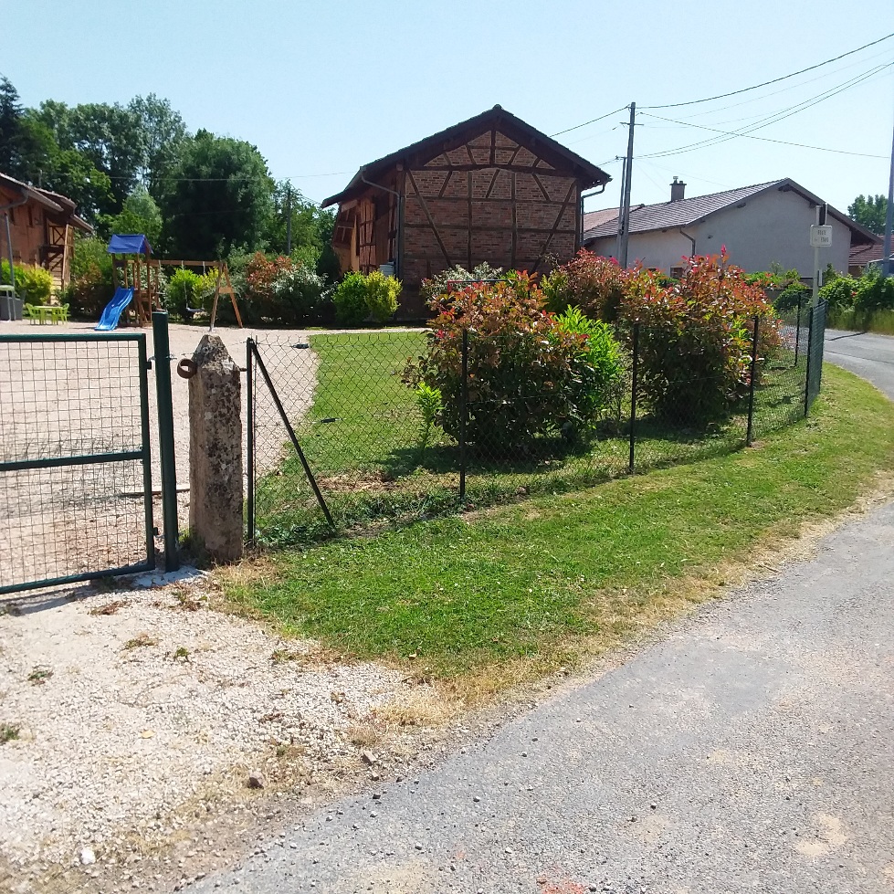 Aire camping-car  Pont-de-Vaux (01190) - Photo 3